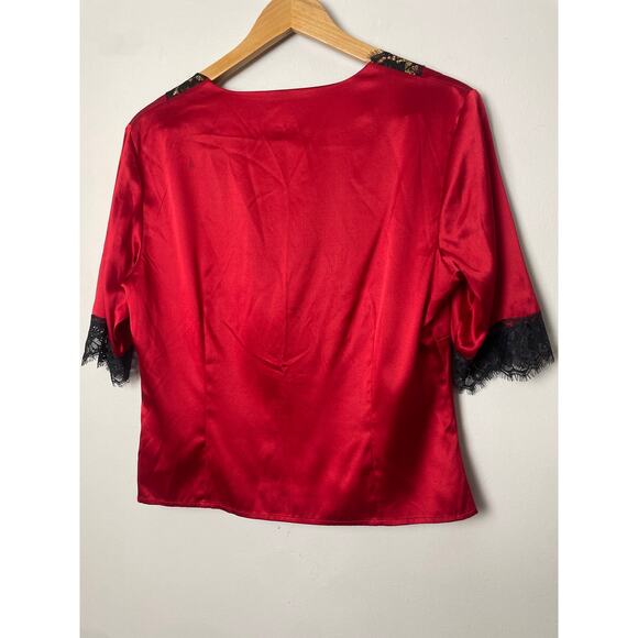 VTG Moda Int. Women's Silk Top Size L Cherry Red Black Trim Vamp Goth Whimsical - Picture 6 of 10